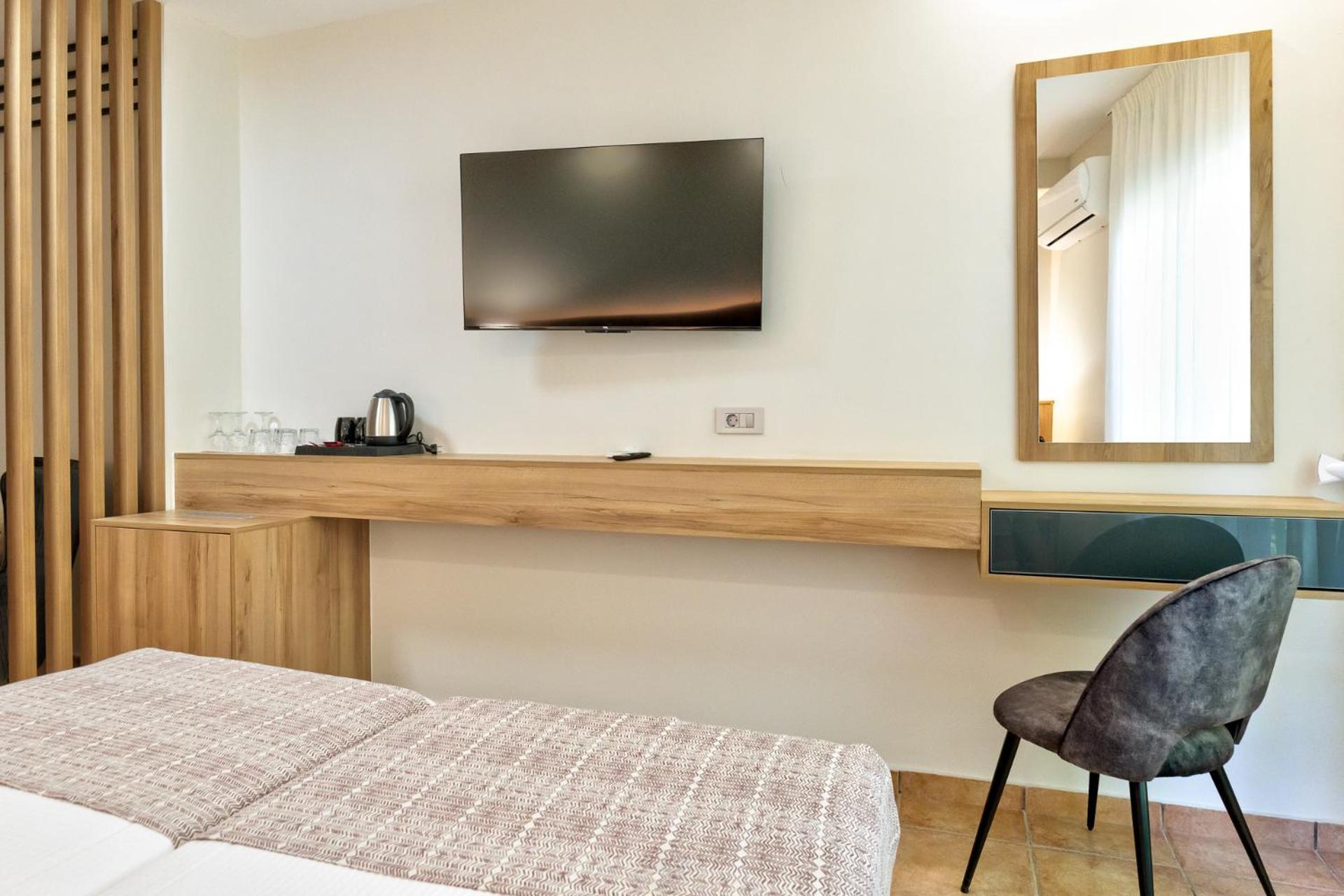 White Olive Premium Laganas Hotel Ngoại thất bức ảnh