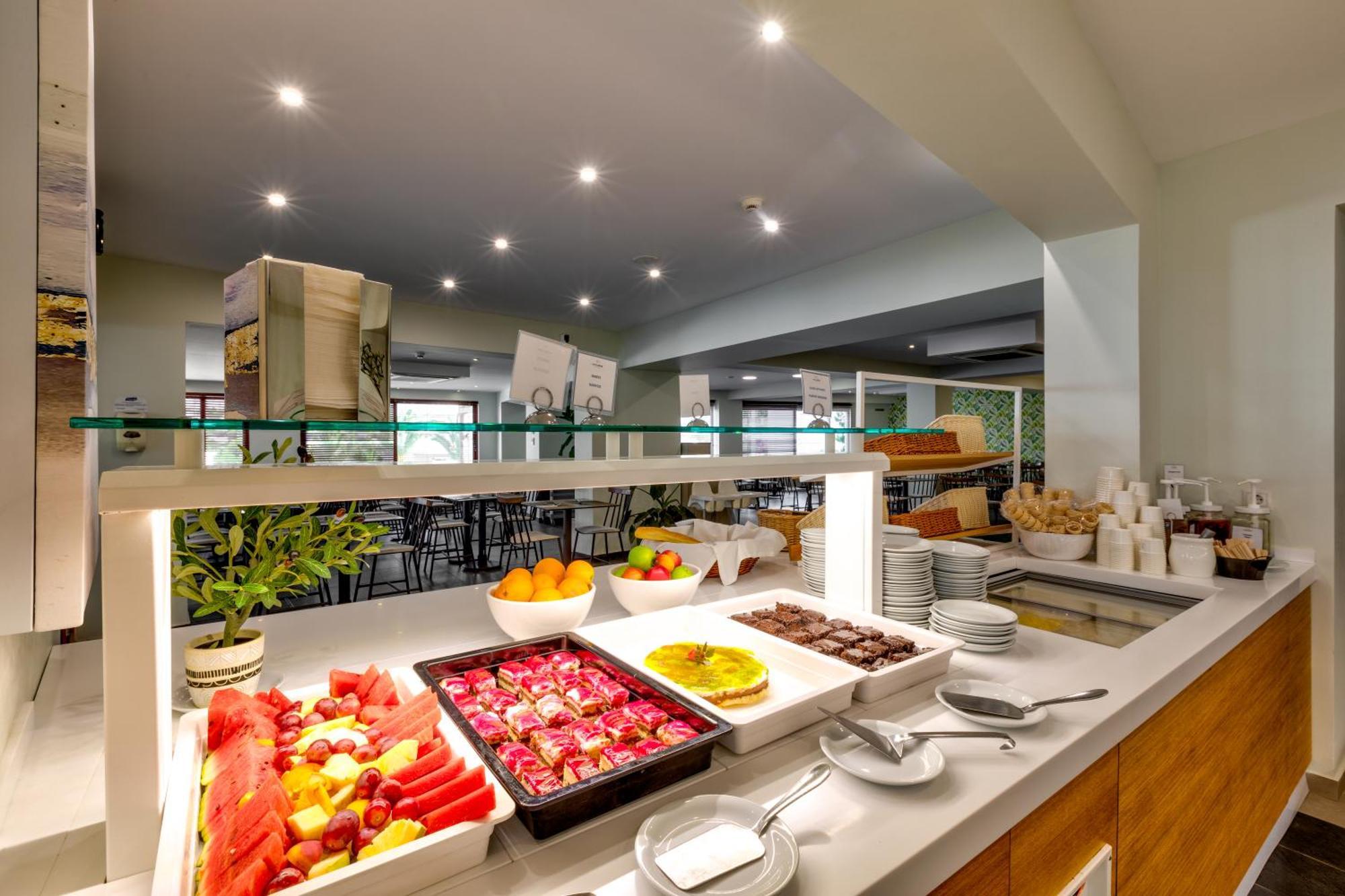 White Olive Premium Laganas Hotel Ngoại thất bức ảnh