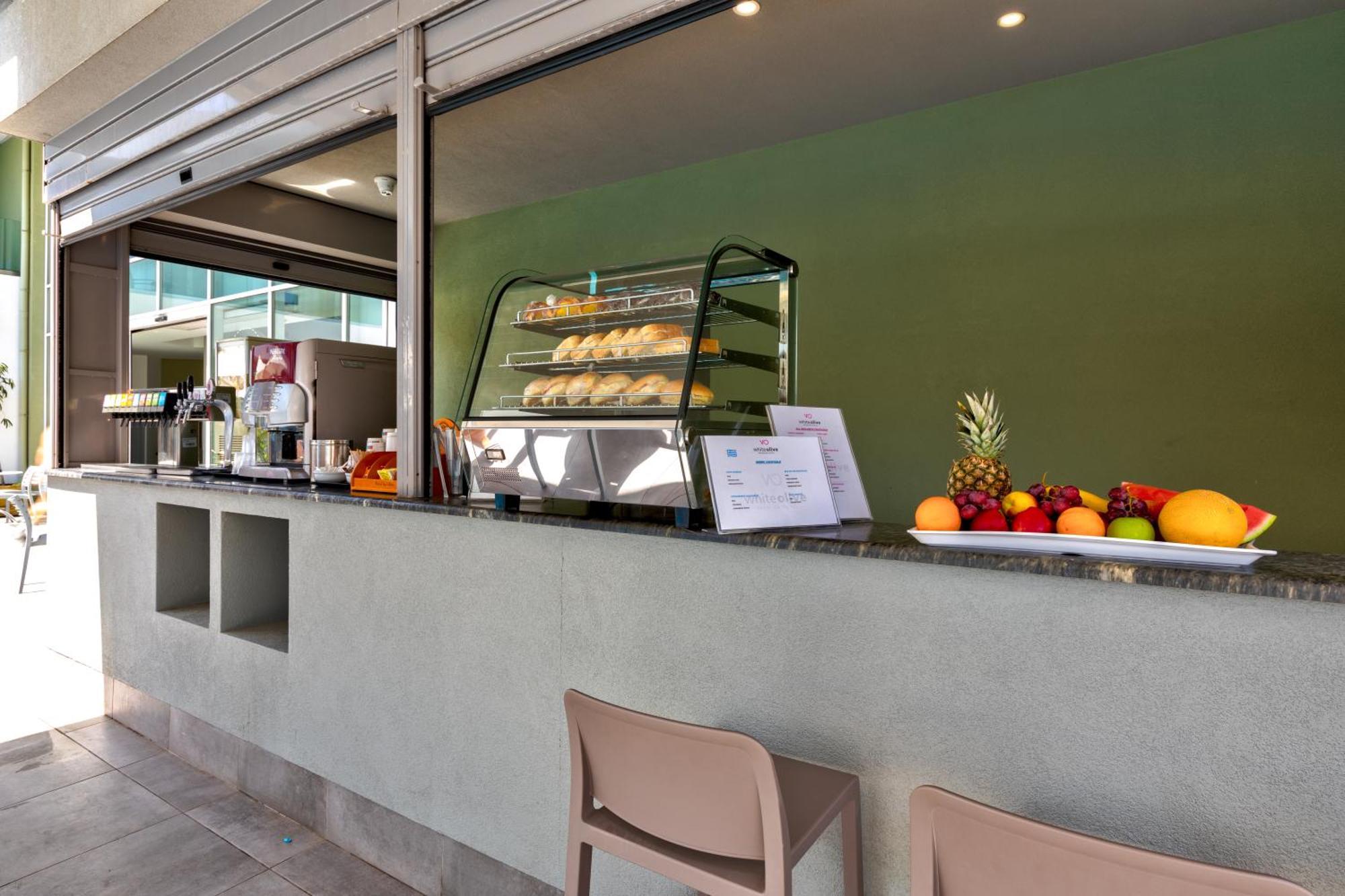 White Olive Premium Laganas Hotel Ngoại thất bức ảnh